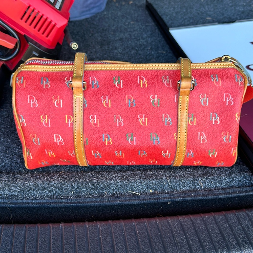 Dooney & Bourke pocketbook